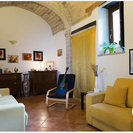 Intera Casa Da Sofia, In Pieno Centro Storico.