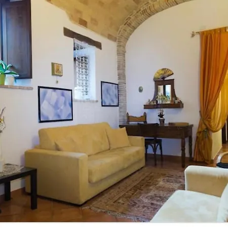 Intera Casa Da Sofia, In Pieno Centro Storico. Lanciano